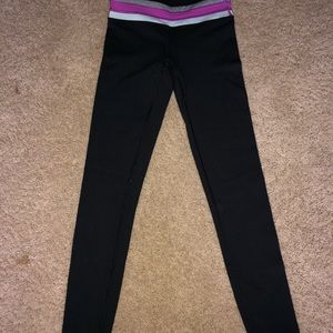 2 Ivivva black reversible leggings